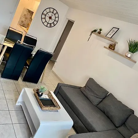 Magnifique 2 Pieces A Deux Pas De La Plage *