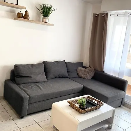 Magnifique 2 Pieces A Deux Pas De La Plage